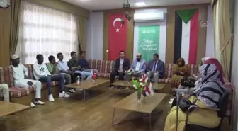 Sudan'da Türkiye Burslarını kazanan öğrencilere uğurlama etkinliği düzenlendi