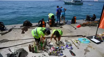 Beylikdüzü Sahili'nde 'Hayalet Ağ' Temizliği