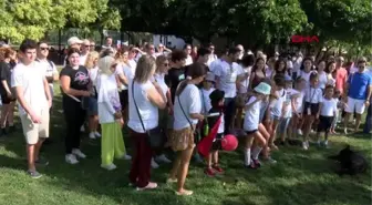 CADDEBOSTAN SAHİLİ'NDE 281 KİLOGRAM ATIK TOPLANDI