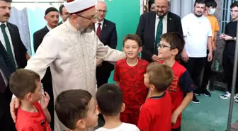 Diyanet İşleri Başkanı Erbaş, Japonya'nın Nagoya kentinde Türk vatandaşlarıyla buluştu