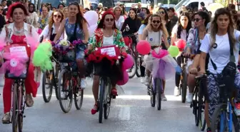 Isparta yerel haberi... Isparta'da süslü kadınlar pedal çevirdi