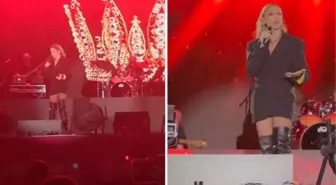 Mehmet Dinçerler'e boşanma davası açan Hadise sahnede yüzük fırlattı