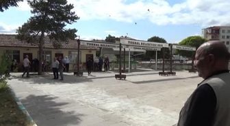 Aynı gün ölen anne ve oğlu yan yana toprağa verildi