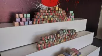 TIR'DA 88 KİLOGRAM EROİN ELE GEÇİRİLDİ; 'HAPPY BİRTHDAY' YAZISI DİKKAT ÇEKTİ