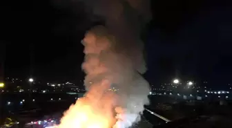 Hurdalıkta çıkan yangın gece boyu devam etti