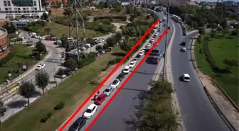 Görüntü İstanbul'dan! Gelen zamma tepki gösterip araçlarını yol kenarına bıraktılar