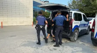 Son dakika haberi | Almanya'dan gelen gurbetçinin evinde yakaladığı şüpheli tutuklandı, kız arkadaşı serbest