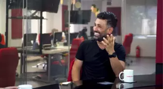 Selena'daki Hades rolüyle hafızalara kazınan Sinan Çalışkanoğlu, yaşadıklarını anlattı: Beni görünce besmele çekerlerdi