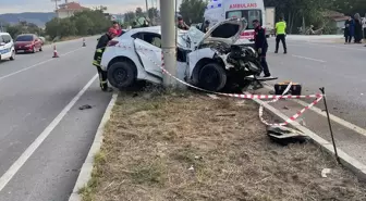 Son dakika haber! Denizli'de aydınlatma direğine çarpan otomobilin sürücüsü hayatını kaybetti