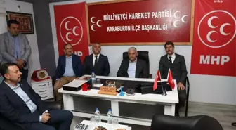 İzmir haberi | Binali Yıldırım, Karaburun'daki Hakim ve Savcının Urfa'ya Sürülmesi Olayı ile Gündeme Gelen MHP İlçe Başkanını Ziyaret Etti