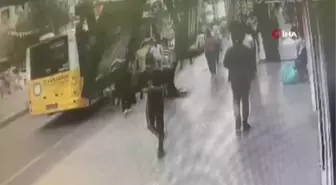 Son dakika haberleri! Diyarbakır'da feci kaza kamerada: Kıyafeti kapıya sıkışan kadın otobüs altında ezildi