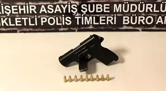 Şüpheli şahsın üzerinden 1 adet ruhsatsız tabanca ve mermiler ele geçirildi