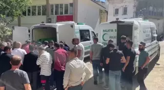 Malatya'daki trafik kazasında hayatını kaybeden 6 kişi toprağa verildi