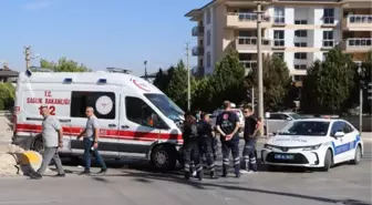 Son dakika gündem: HASTA TAŞIYAN AMBULANS İLE TİCARİ ARAÇ ÇARPIŞTI; 5 YARALI