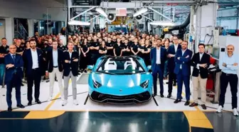 Lamborghini efsanevi modeline veda etti!