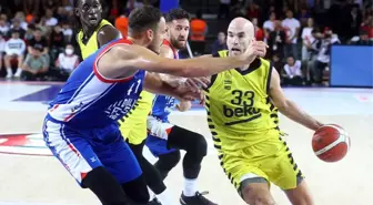 Basketbolda 36. Erkekler Cumhurbaşkanlığı Kupası'nı Fenerbahçe'yi yenen Anadolu Efes kazandı