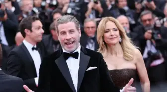 Hollywood'da ünlülerin tarikatı Scientology'nin eski yöneticisinden bomba iddia: John Travolta masörüyle öpüştü