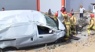 SARIYER'DE TAKLA ATAN OTOMOBİLİN SÜRÜCÜSÜ YARALANDI