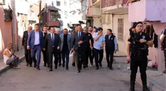 ŞİŞLİ'DE METRUK YAPILAR YIKILIYOR