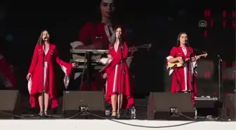 4. Dünya Göçebe Oyunları'nda Gürcü müzik grup Trio Mandili konser verdi