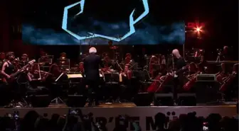 ESKİŞEHİR'DE BULUTSUZLUK ÖZLEMİ'Nİ 20 BİN KİŞİ İZLEDİ