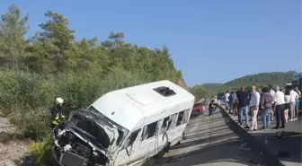 Muğla gündem haberi... Muğla'da şarampole devrilen minibüste 10 kişi yaralandı