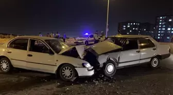 Son dakika haberleri! Gaziantep'te iki araç kafa kafaya çarpıştı: 2'si ağır 10 yaralı