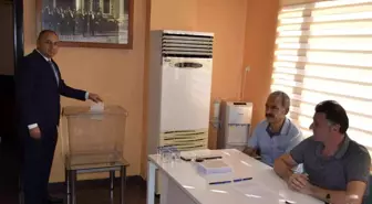 Manisa yerel haberi... Salihli Ticaret Borsasında Yetiş Aksoy 3. kez seçildi