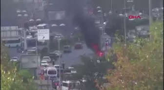 BEŞİKTAŞ'TA OTOMOBİL ALEV ALEV YANDI