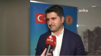 Onursal Adıgüzel'den 'Sansür Yasası' Tepkisi: 'Hem Siyaset Hem de Sivil Toplumdan Saklanarak Alelacele Ortaya Atılınca Herkesin Aklına Seçime Yönelik...