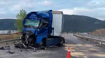 Son dakika haber! Osmaneli'nde tırlar çarpıştı: 1 ölü