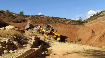 Takla atan kepçenin altında kalan operatör hayatını kaybetti