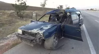 Afyon haberleri! AFYONKARAHİSAR - Sandıklı'da ata çarpan otomobildeki 4 kişi yaralandı