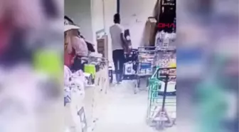 İSTANBUL-AVCILAR'DA HIRSIZ ÇEKÇEK ARABAYLA HIRSIZLIK KAMERADA