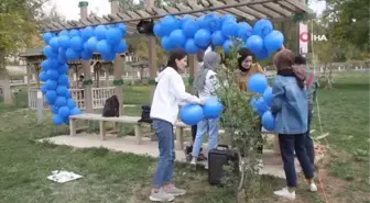 Tiyatro sanatçısı Gamze Elibol'dan çocuklara mont, bot ve hikaye kitabı