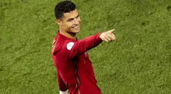 Ronaldo Galatasaray'a mı geliyor? Galatasaray Ronaldo'yu mu aldı? Ronaldo Galatasaray'a gelecek mi? Ronaldo hangi takıma gidecek?