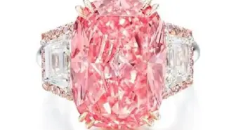 Dünyanın en nadide pembe elmaslarından biri bugün satışa çıkıyor