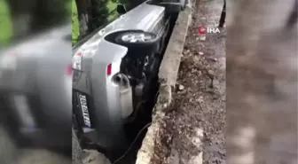 Kontrolden çıkan otomobil site bahçesine düştü