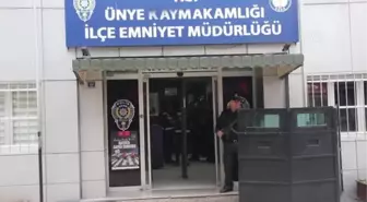 Ayrı yaşadığı karısını bıçaklayarak yaralayan zanlı adliyede