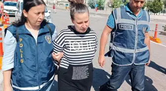 İki aylık bebeğini bıçaklayarak öldüren anne tutuklandı