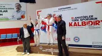 Kastamonu spor haberi... Tosyalı karateciler, Kastamonu'dan 7 madalya ile döndü