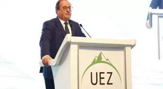Uludağ Ekonomi Zirvesi'nin ikinci günü Fransa eski Cumhurbaşkanı François Hollande konuşması ile başladı