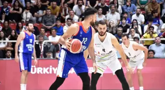 İzmir spor haberi | Basketbol Süper Ligi: Aliağa Petkimspor: 79 A. Efes: 89