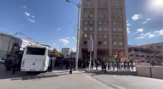 ŞANLIURFA - İzinsiz yürüyüş yapmak isteyen 5 kişi gözaltına alındı