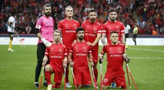 Siyasetçiler, Ampute Futbol Milli Takımı'nı Kutladı