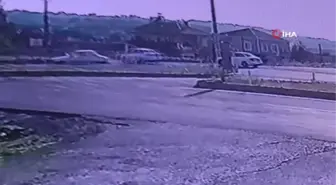 Son dakika haberi! Vakadan dönen ambulans ile otomobil böyle çarpıştı: 6 yaralı