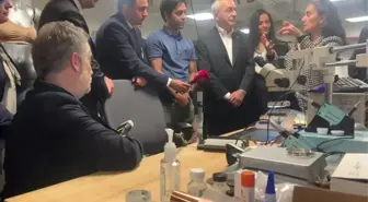 Kılıçdaroğlu'nun ABD Ziyareti Başladı… Ünlü Türk Fizikçi Dağdeviren ile Massachusetts Teknoloji Enstitüsü'nde Geliştirilen Yeni Teknolojileri İnceledi