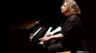 Kültür sanat sezonu Tuluyhan Uğurlu konseriyle başladı