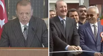 Cumhurbaşkanı Erdoğan, kurdeleyi kesmek için sabırsızlanan bakan yardımcısını böyle uyardı: Sabırlı ol