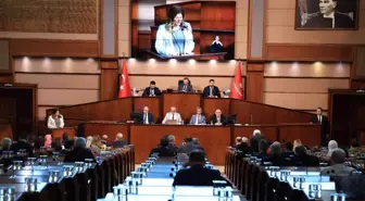 Cüneyt Arkın'ın ismi, Bağcılar'daki erkek yurduna verildi